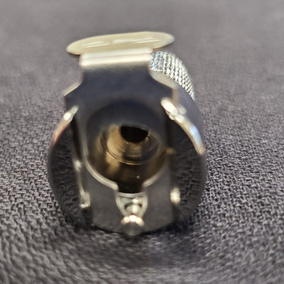 Female Connector - 1/8" barbed metal female connector (no internal valve).